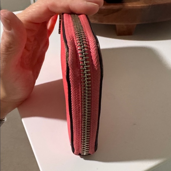 Michael Kors wallet - Picture 6 of 10